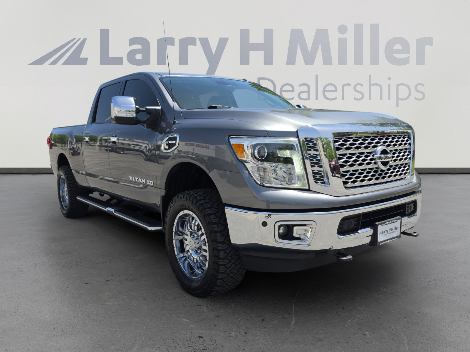 Used 2016 Nissan Titan SL AWD/4WD image 7