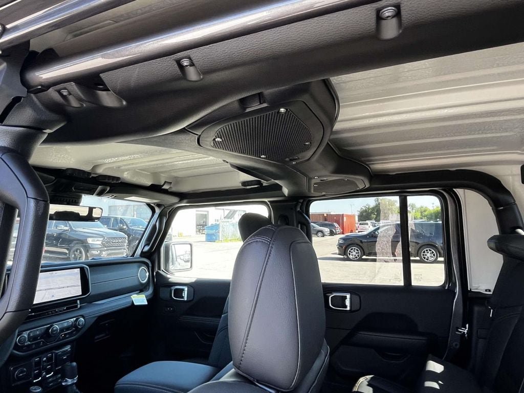 New 2026 Jeep Gladiator Sport AWD/4WD image 11