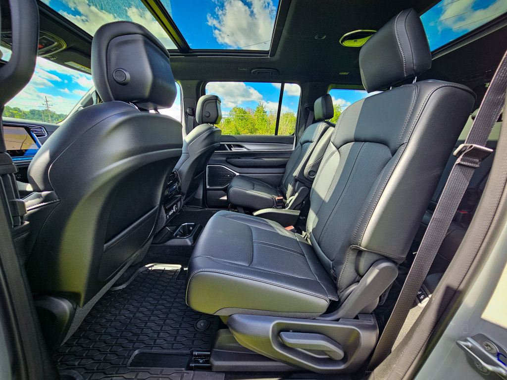 New 2026 Jeep Grand Wagoneer 4WD image 40