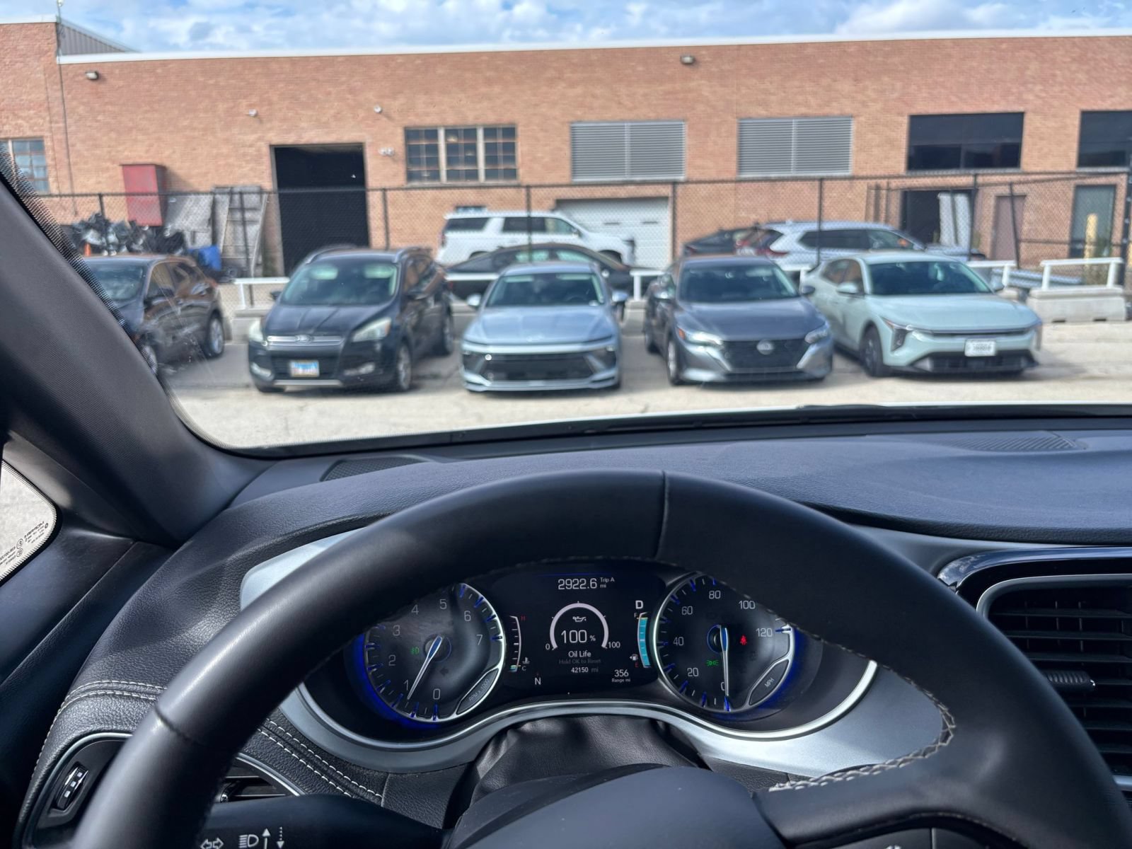 Used 2025 Chrysler Pacifica Limited FWD image 35