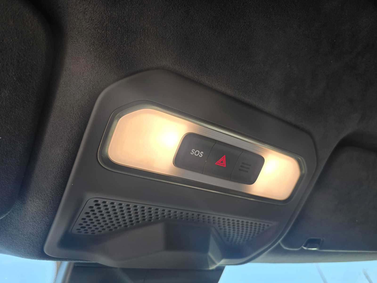 Used 2023 Rivian R1S Launch Edition AWD/4WD image 35