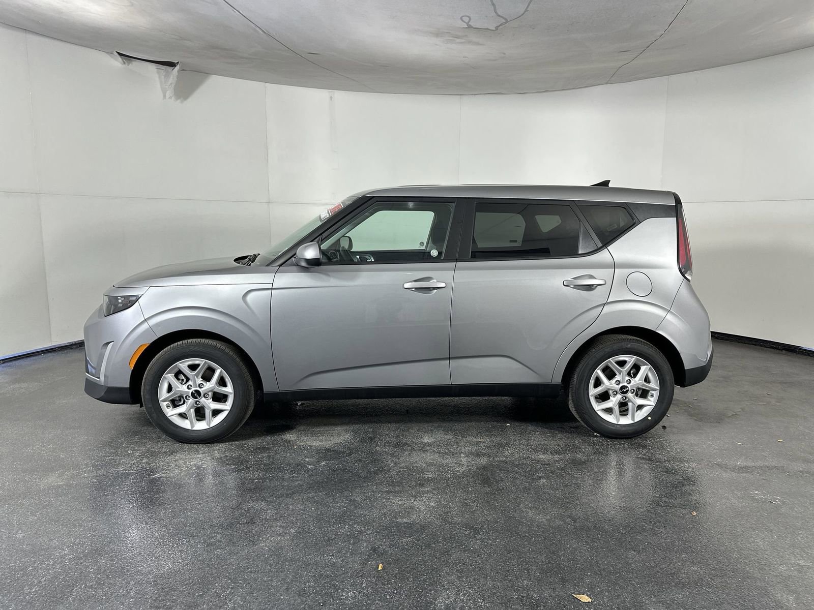 Used 2025 Kia Soul S FWD image 5