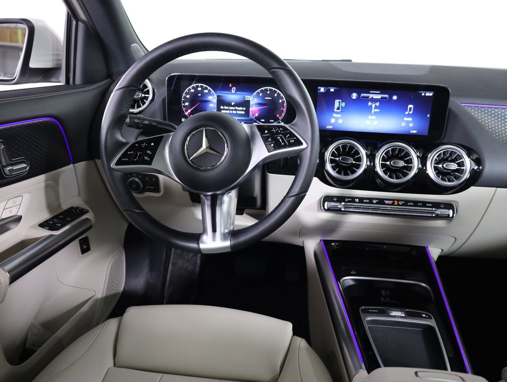 Used 2025 Mercedes-Benz GLA 250 4MATIC image 31