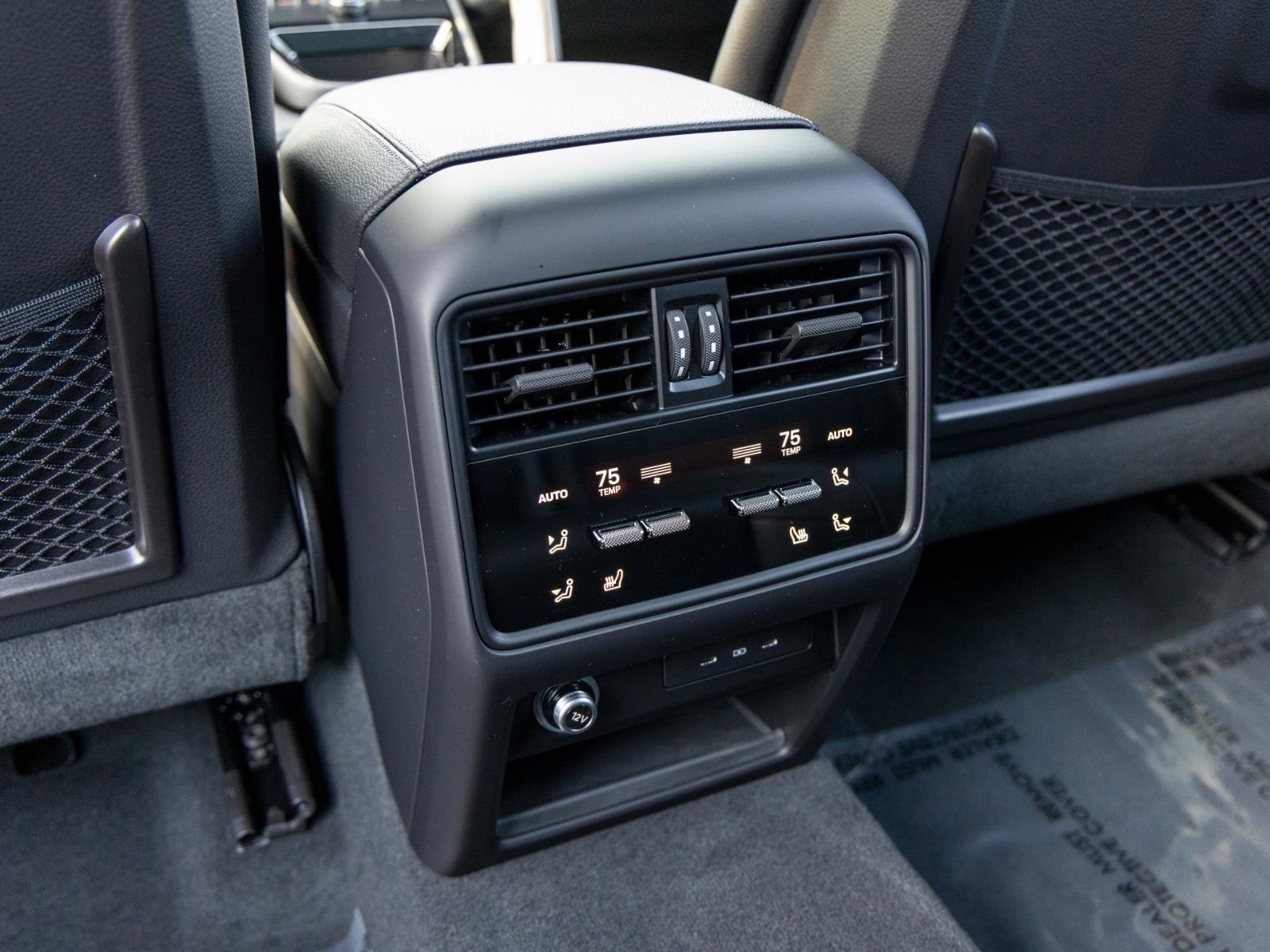 New 2025 Porsche Cayenne E-Hybrid image 40