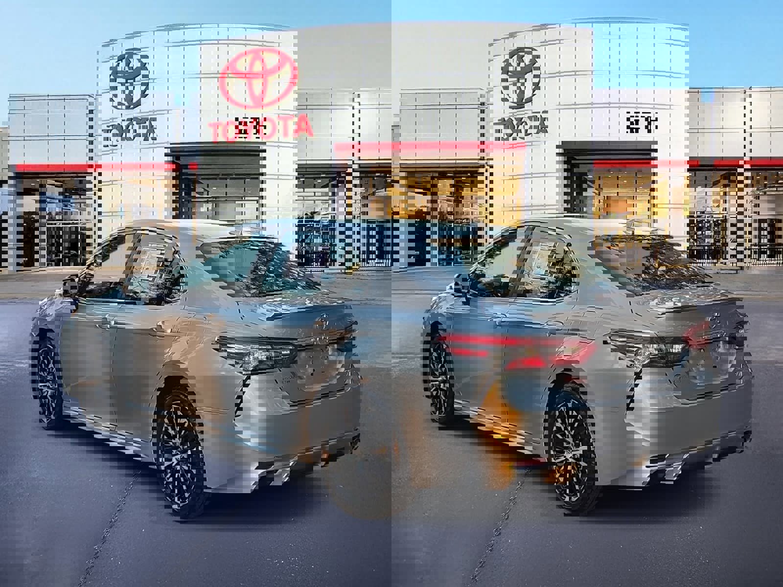 Used 2020 Toyota Camry SE image 7