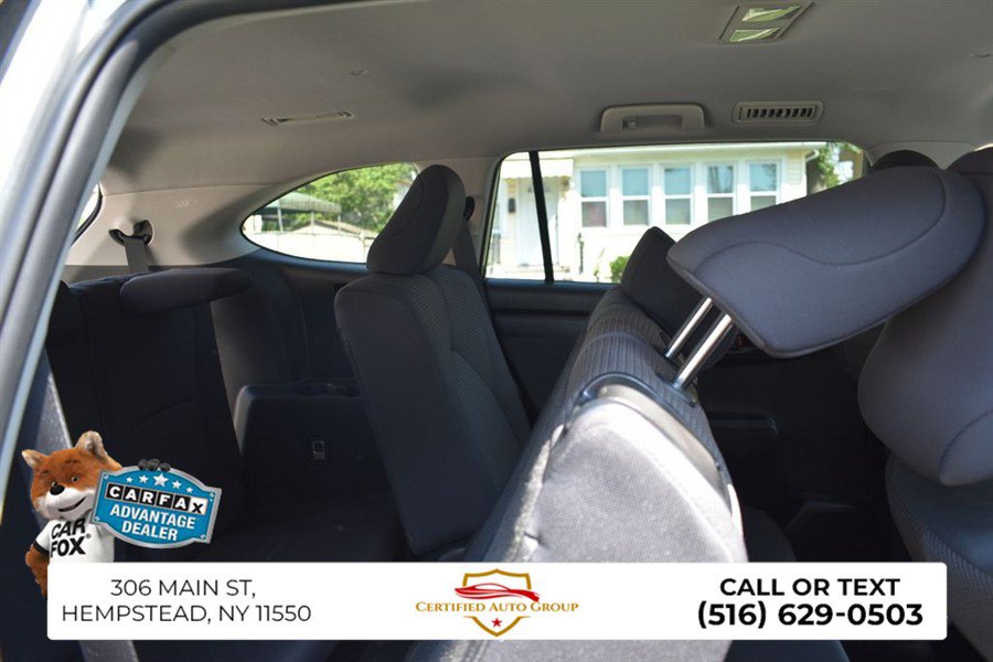 Used 2025 Toyota Highlander LE FWD image 30