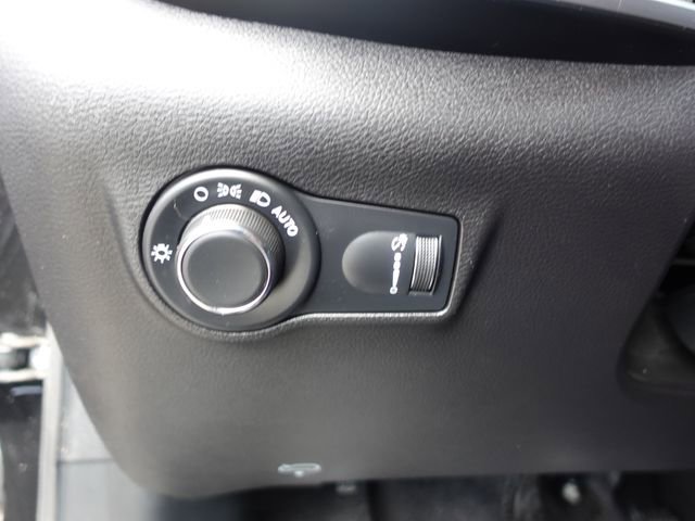 Used 2025 Jeep Compass Sport AWD/4WD image 16