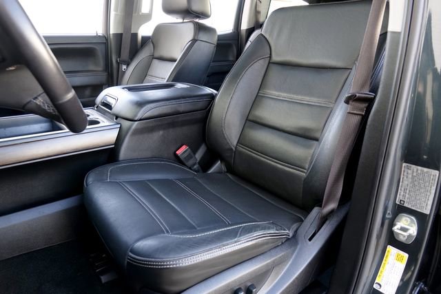 Used 2017 GMC Sierra 3500 Denali w/ Duramax Plus Package image 32