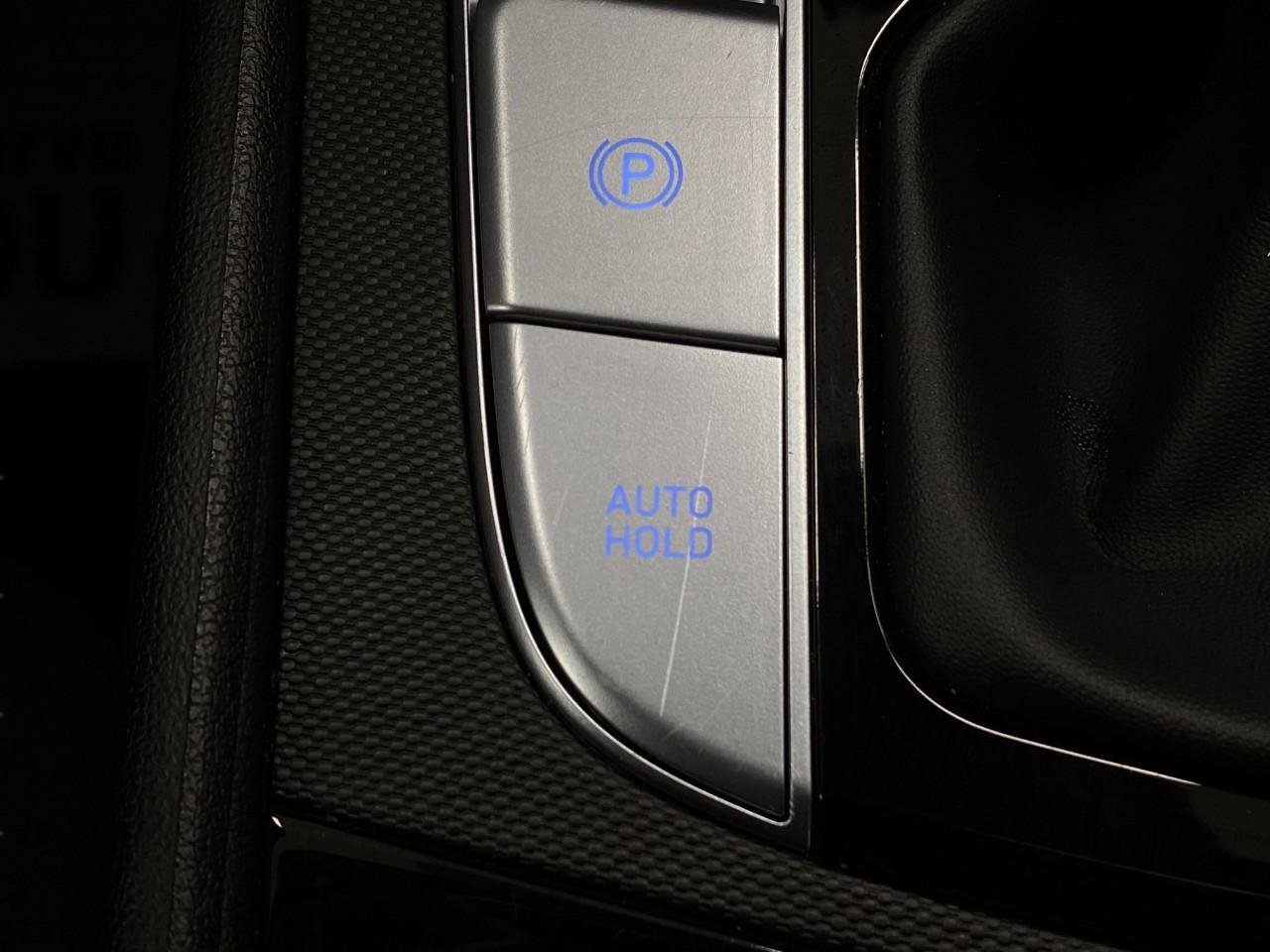 Used 2025 Hyundai Elantra SEL image 27