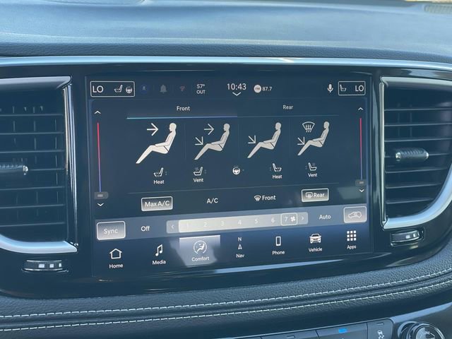Used 2023 Chrysler Pacifica Limited image 11