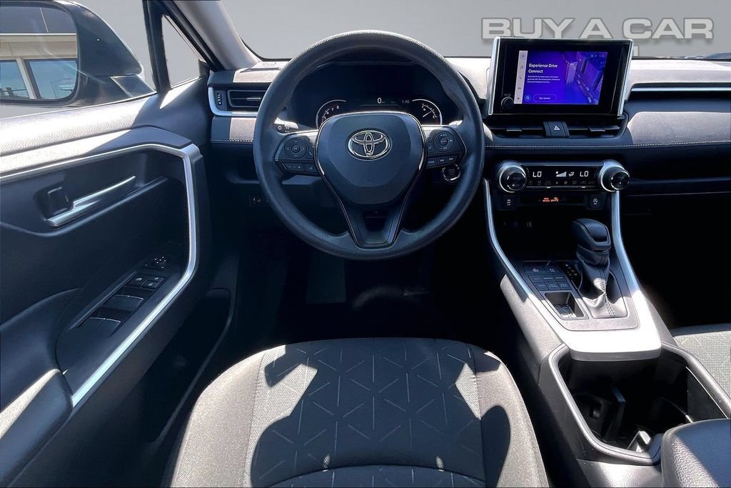 Used 2024 Toyota RAV4 XLE AWD/4WD image 5