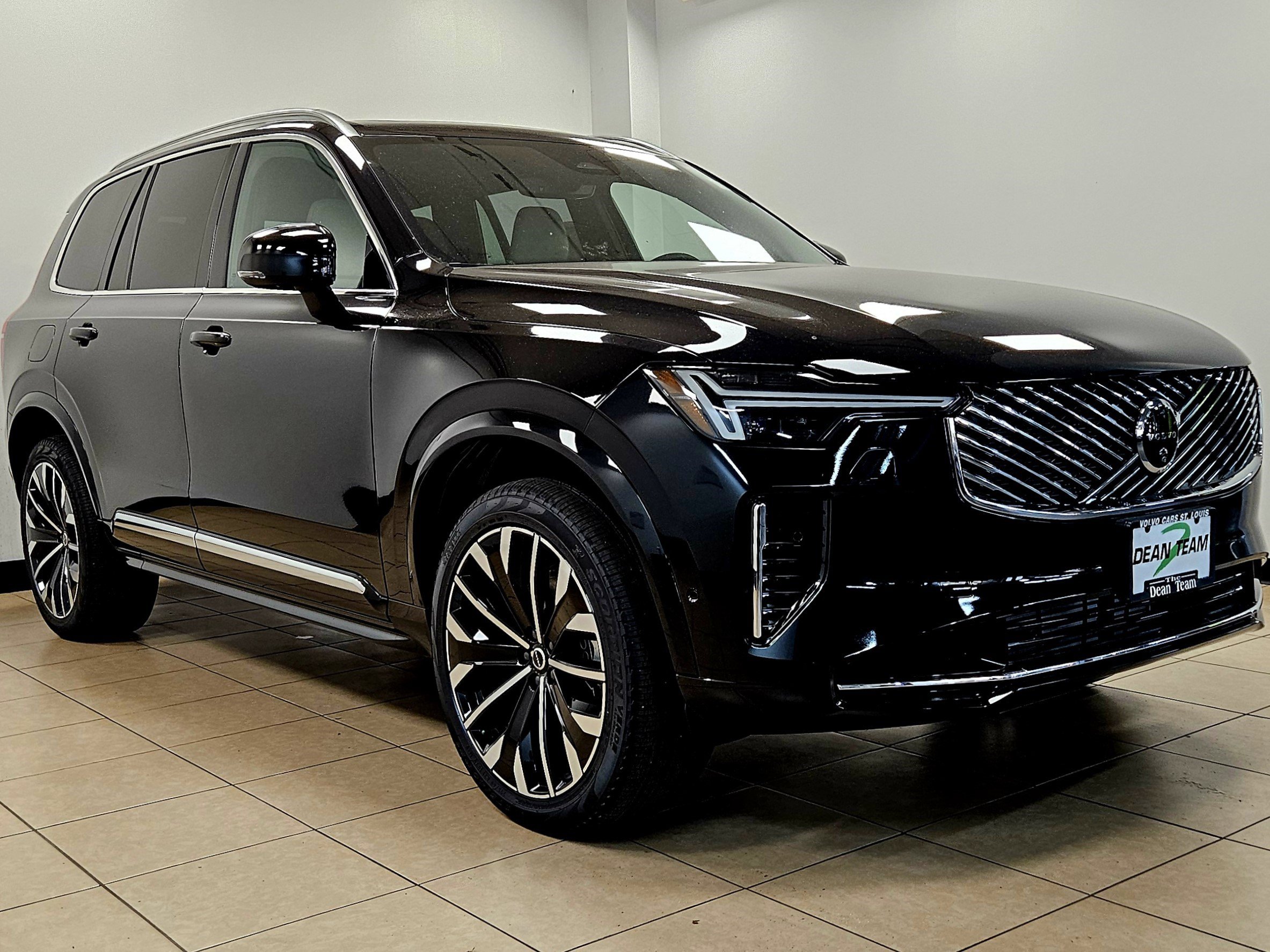New 2026 Volvo XC90 T8 Plus w/ Protection Package Premier image 3