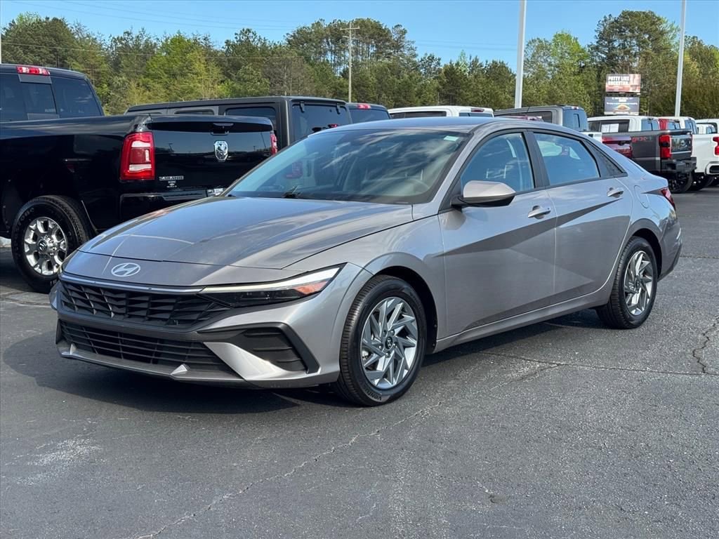 Used 2024 Hyundai Elantra SEL image 7
