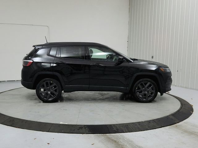 New 2026 Jeep Compass Latitude image 8