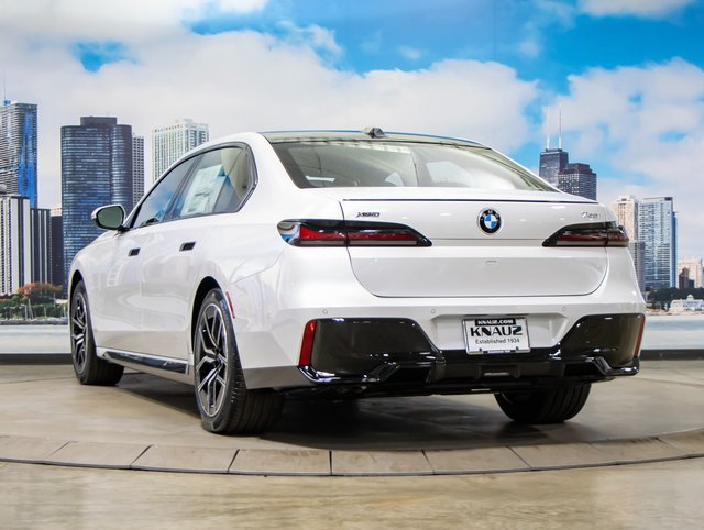 Used 2026 BMW 740i xDrive w/ Premium Package AWD/4WD image 9