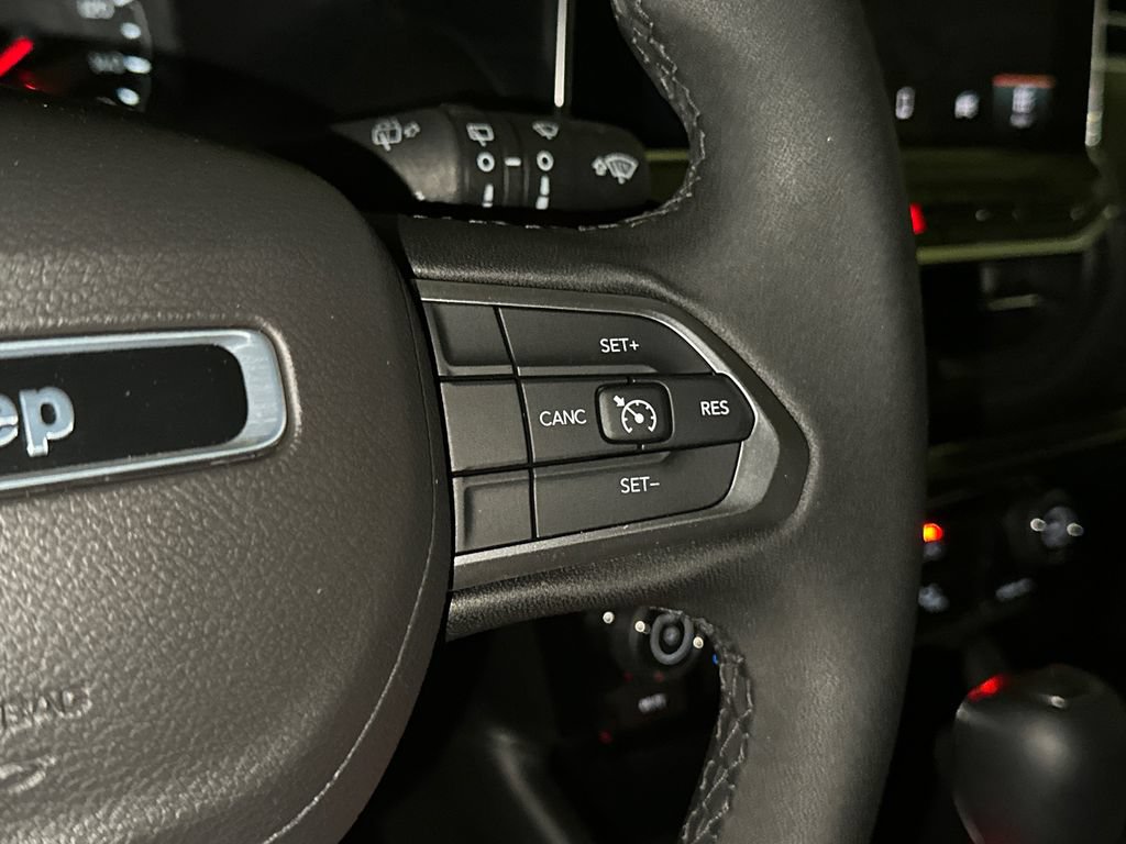 Used 2023 Jeep Compass Latitude AWD/4WD image 21