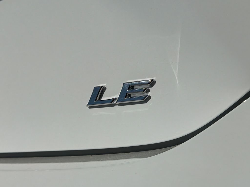 Used 2025 Toyota Camry LE w/ Convenience Package image 17