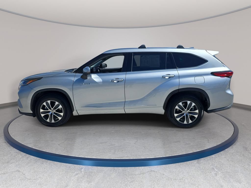 Used 2021 Toyota Highlander XLE FWD image 9