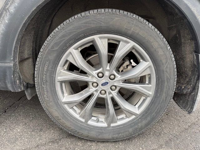 Certified 2021 Ford Explorer XLT w/ Equipment Group 202A image 9