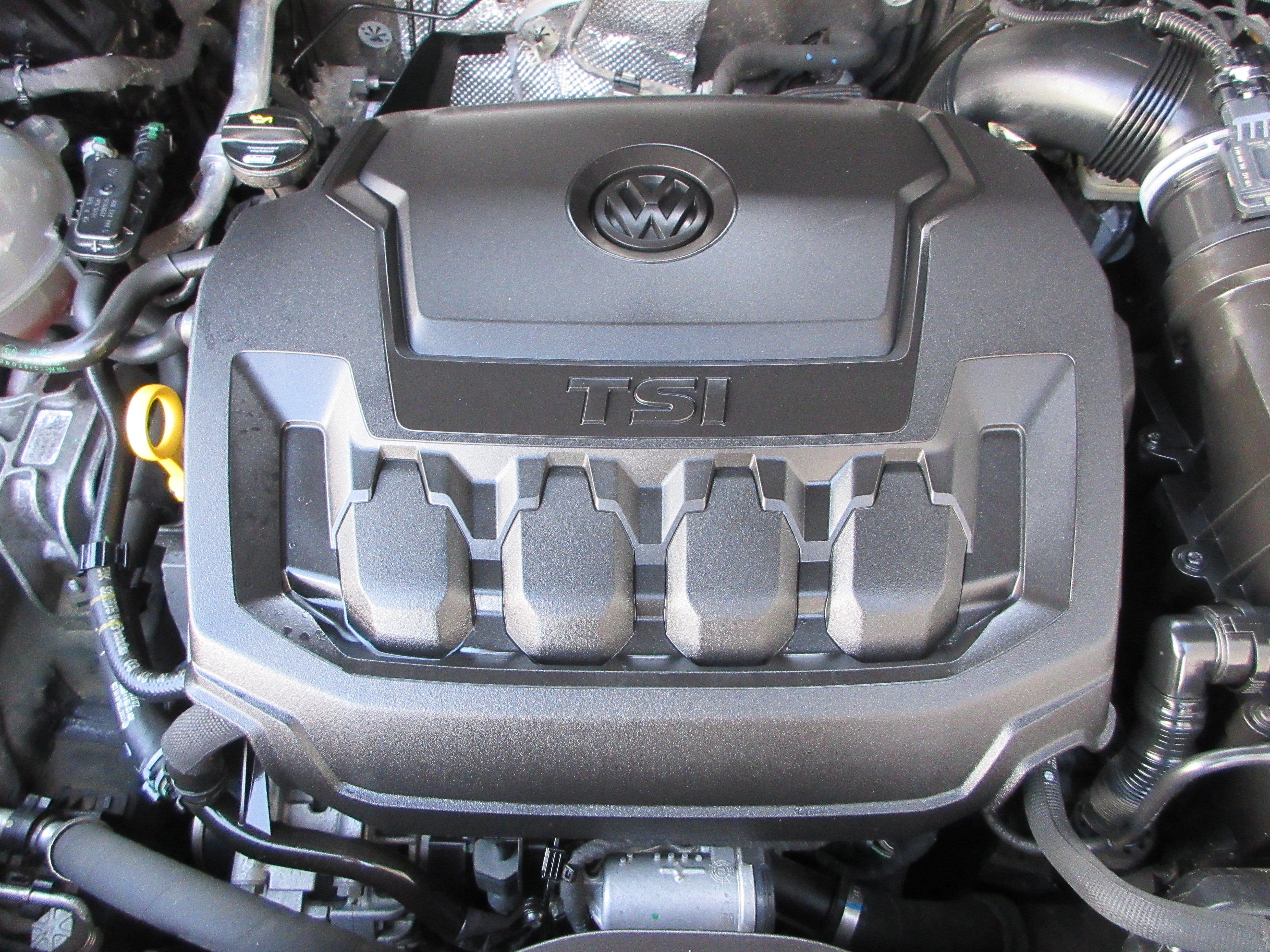 Used 2020 Volkswagen Tiguan SE R-Line AWD/4WD image 51