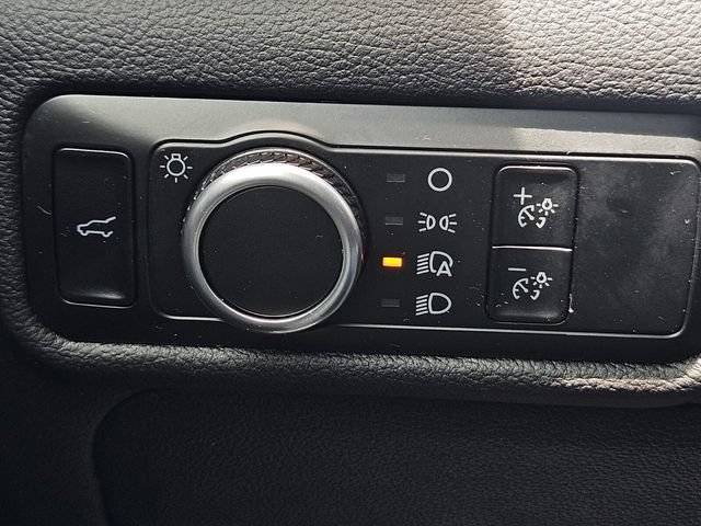 Used 2023 Ford Explorer XLT RWD image 29