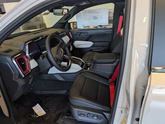 New 2026 GMC Canyon AT4X w/ LPO, Black Badging Package AWD/4WD image 14