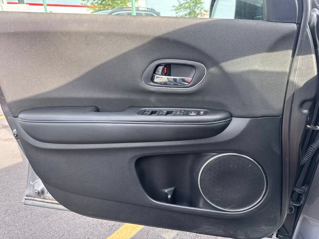 Used 2022 Honda HR-V EX image 9