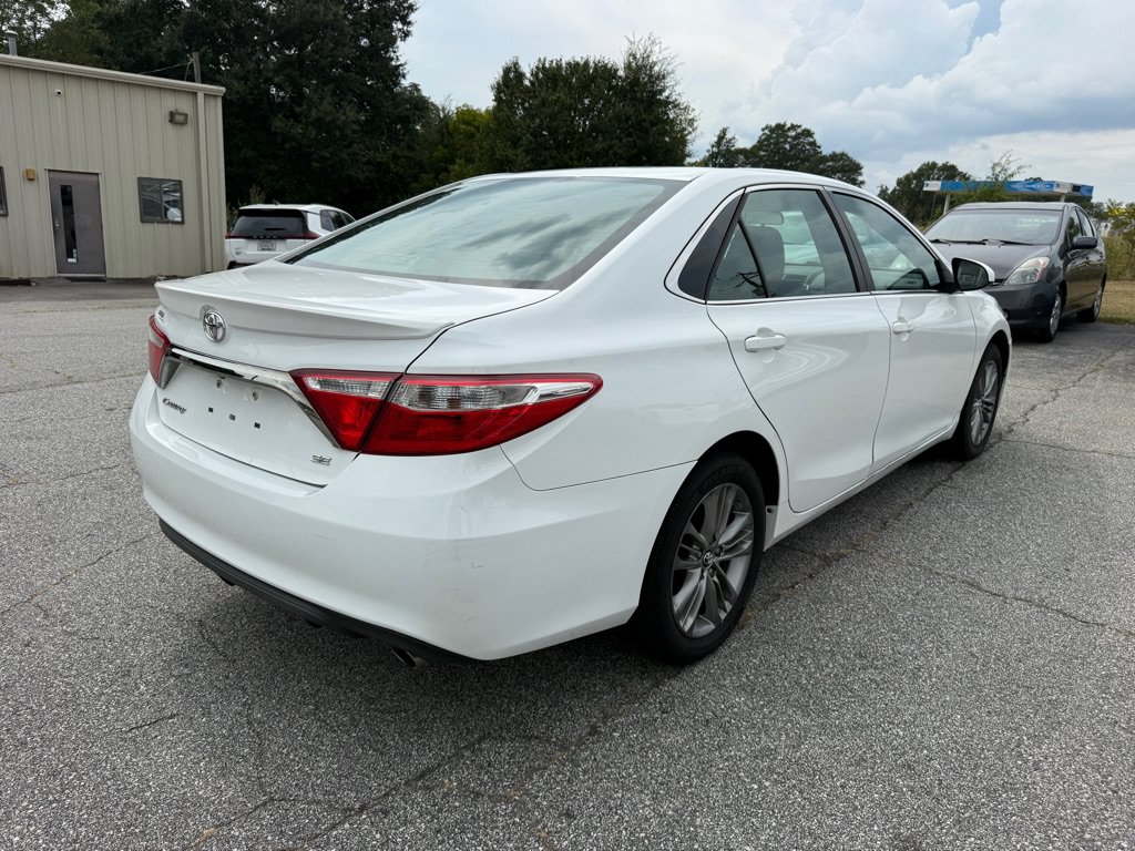 Used 2017 Toyota Camry SE FWD image 7