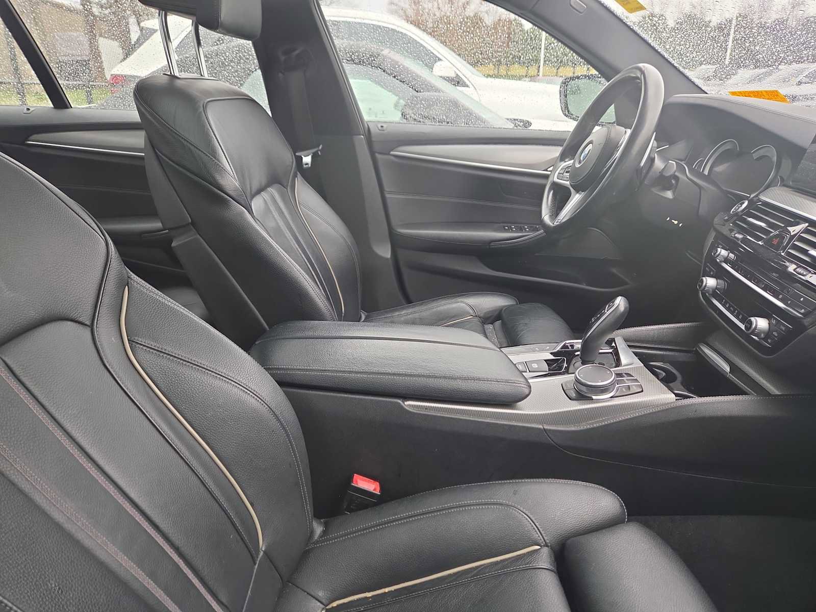 Used 2018 BMW M550i xDrive image 10