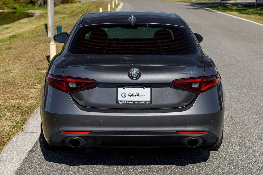 Used 2022 Alfa Romeo Giulia Sprint image 4