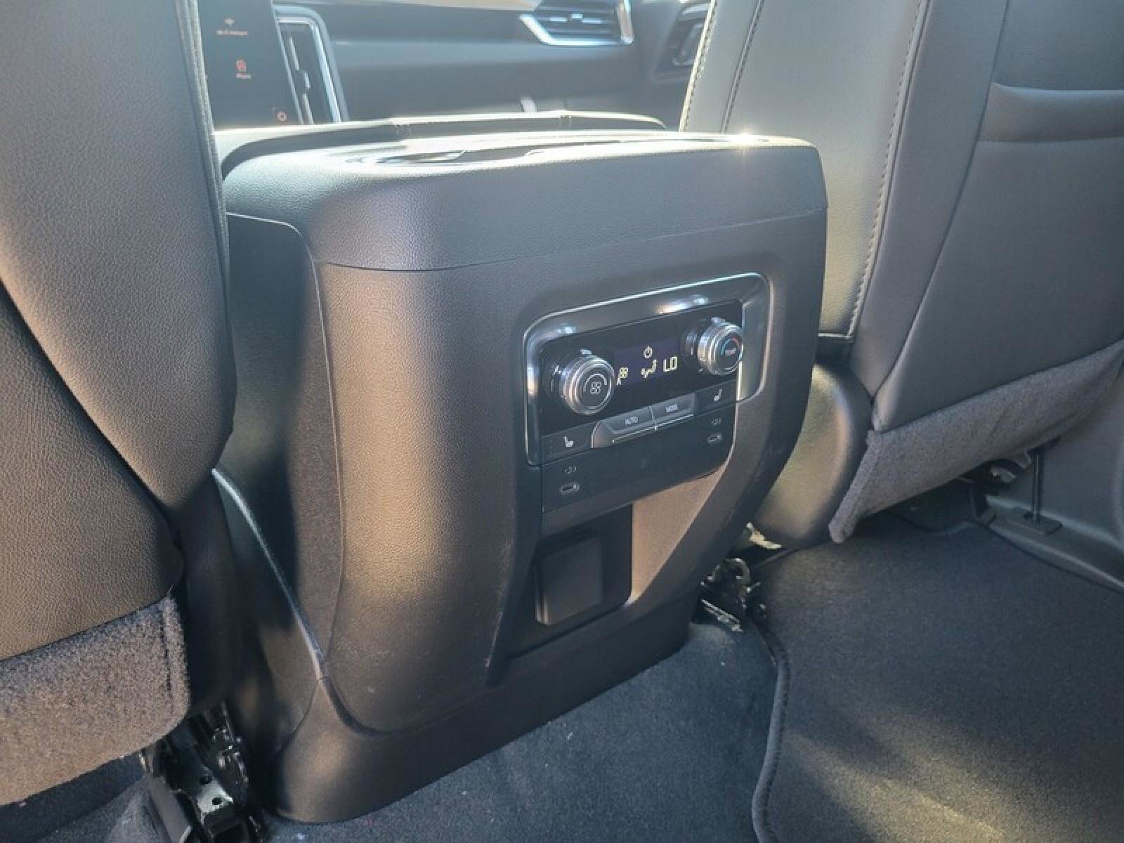 New 2026 GMC Yukon XL Elevation image 30