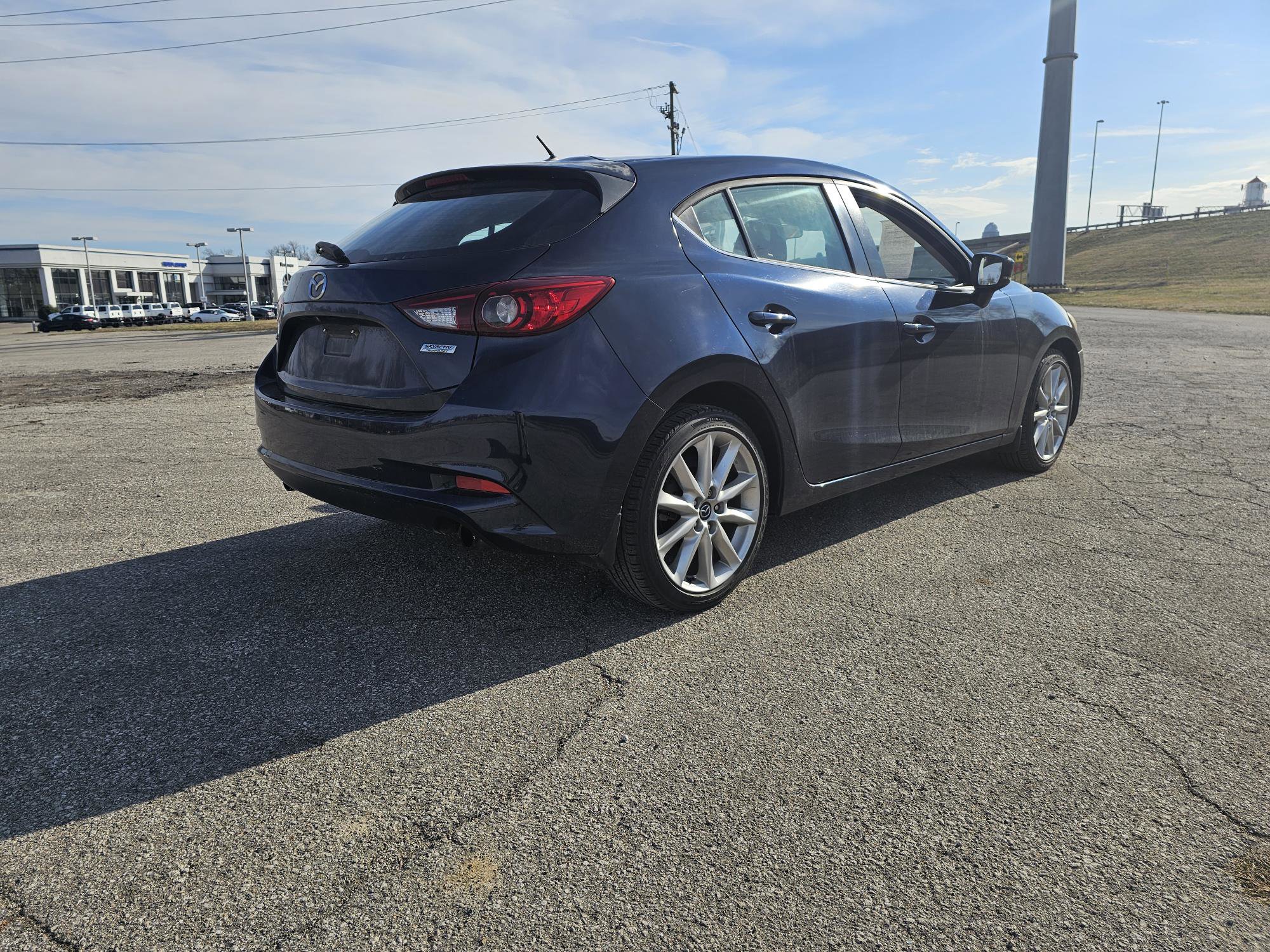 Used 2017 MAZDA MAZDA3 Touring image 13