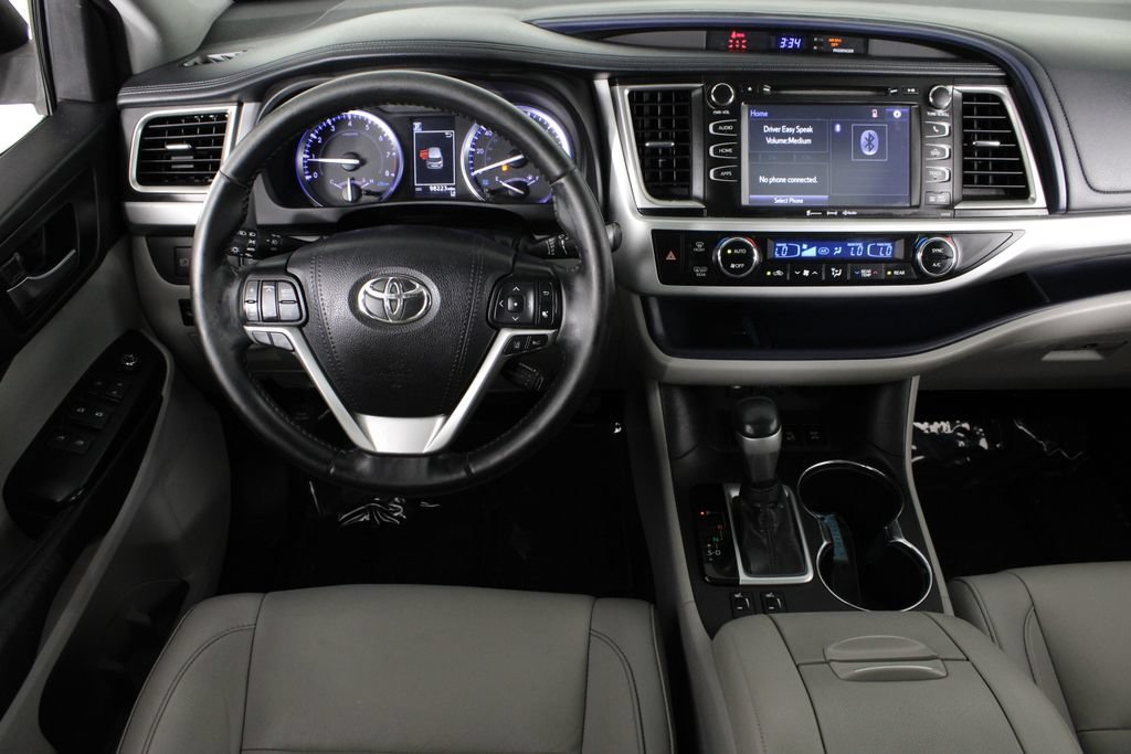 Used 2019 Toyota Highlander XLE AWD/4WD image 6