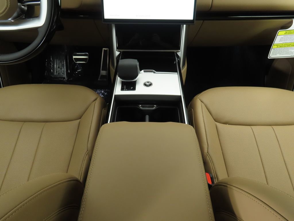 New 2026 Land Rover Range Rover Long Wheelbase SE image 16