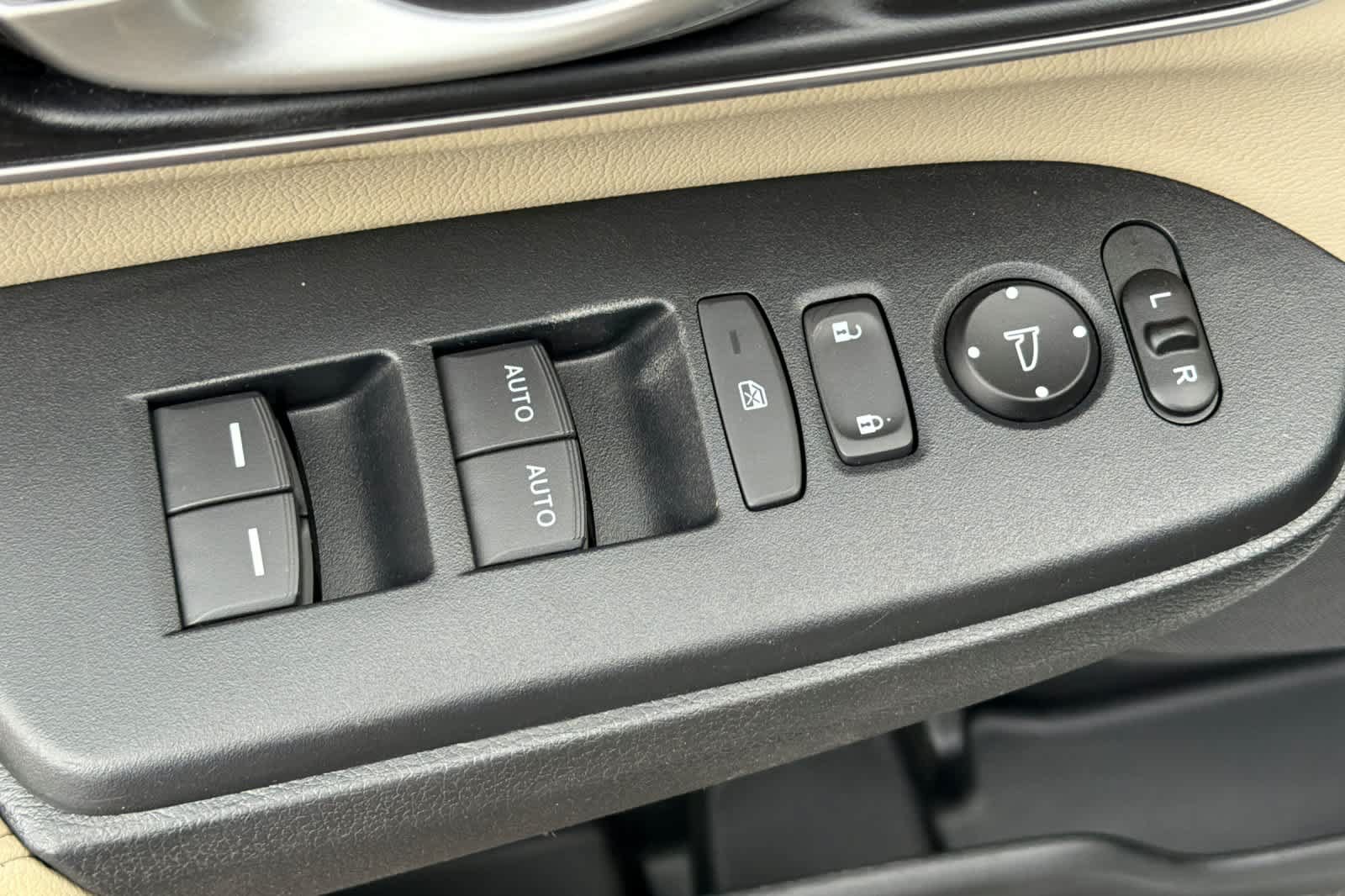 Used 2019 Honda CR-V Touring image 15