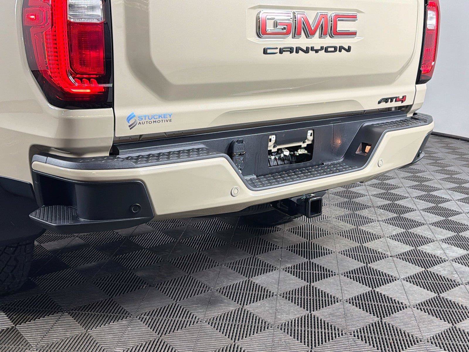 Used 2023 GMC Canyon AT4 w/ AT4 Premium Package AWD/4WD image 40
