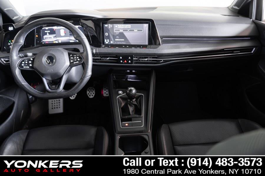 Used 2022 Volkswagen Golf R image 24