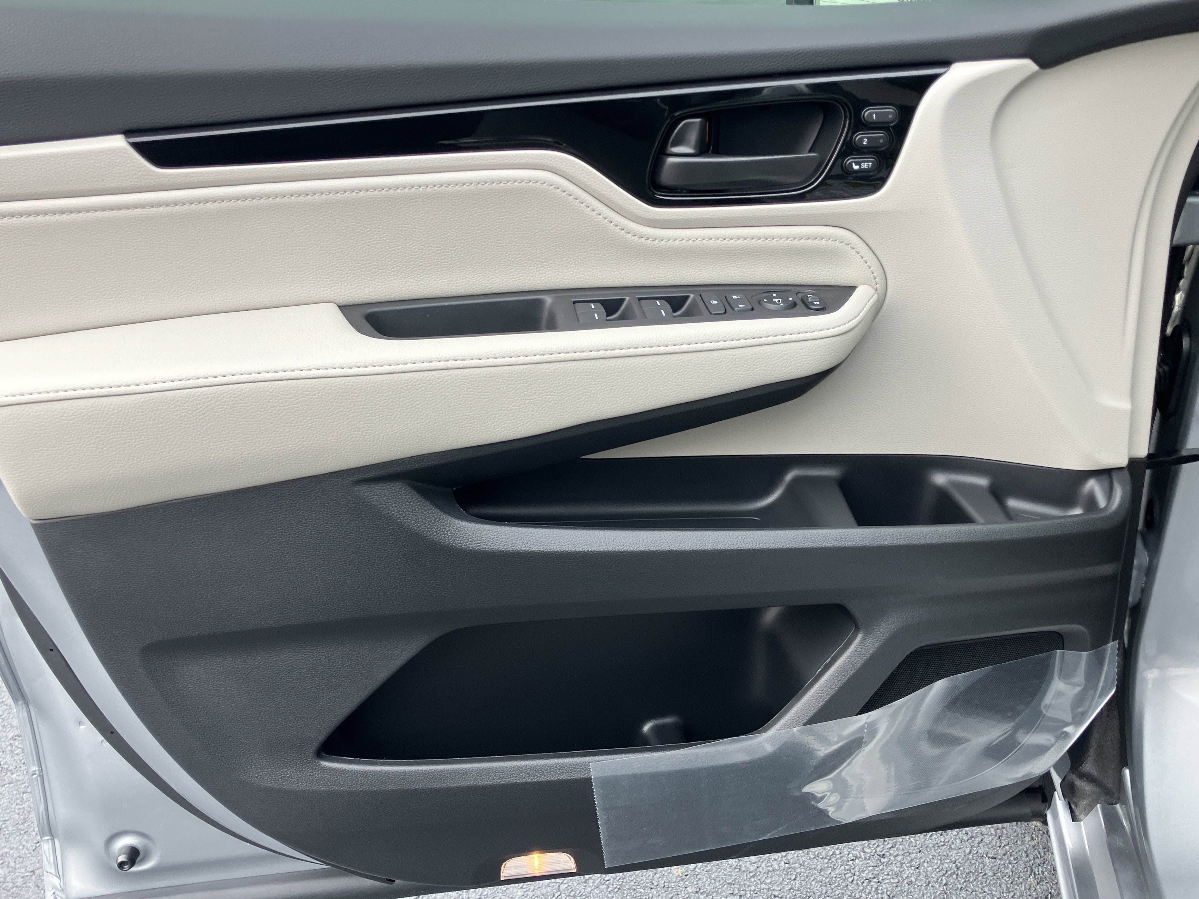 New 2026 Honda Odyssey Touring image 14