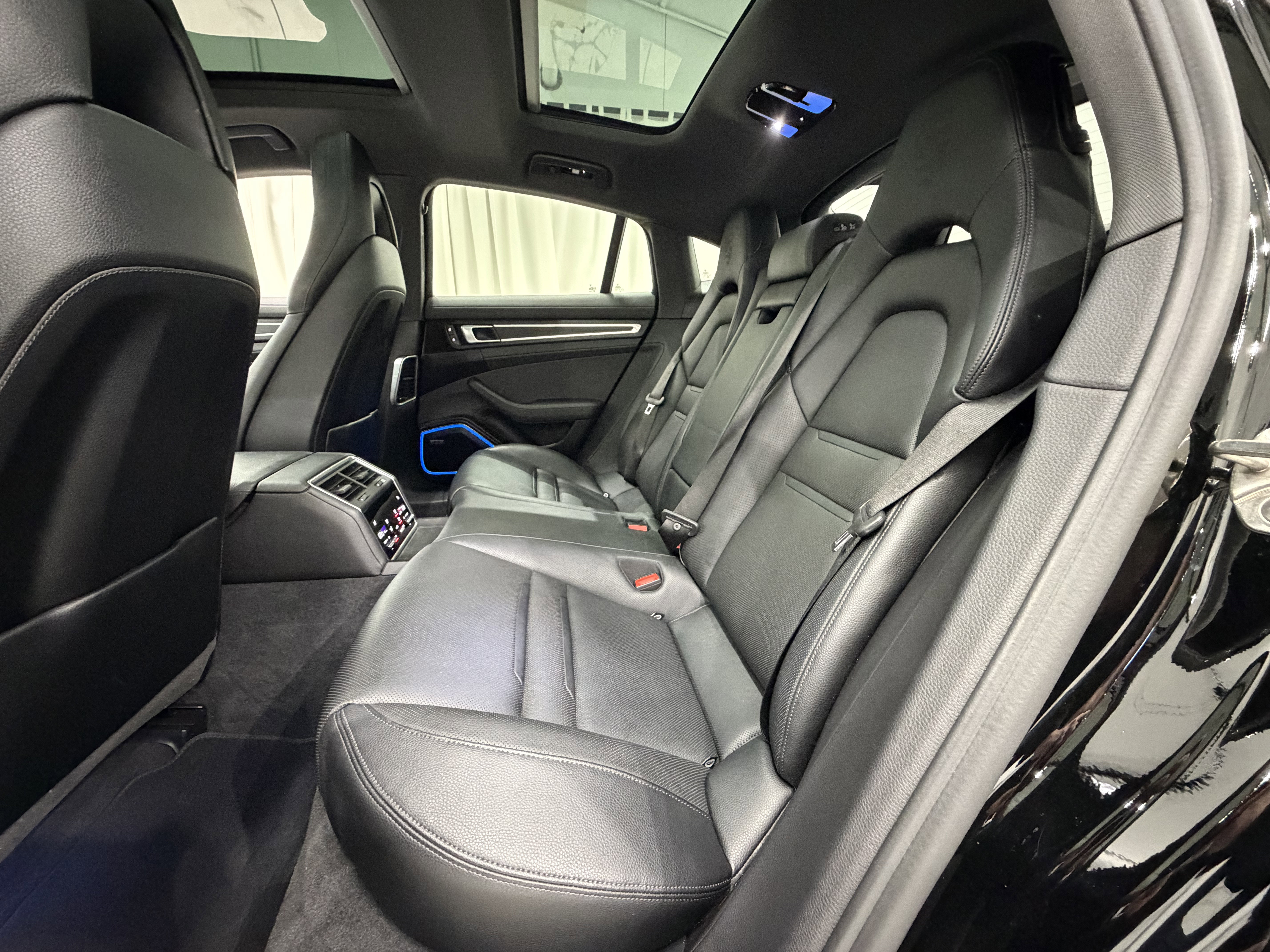 Certified 2022 Porsche Panamera 4 Platinum Edition image 19