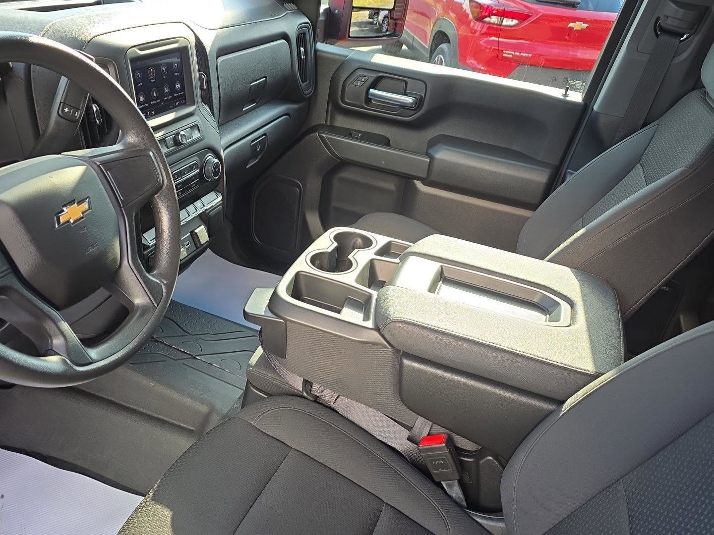 Used 2025 Chevrolet Silverado 2500 Custom image 16