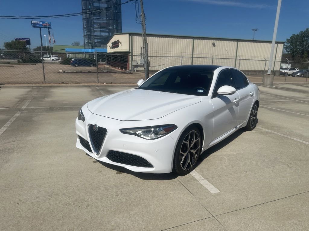 Used 2019 Alfa Romeo Giulia Ti image 1