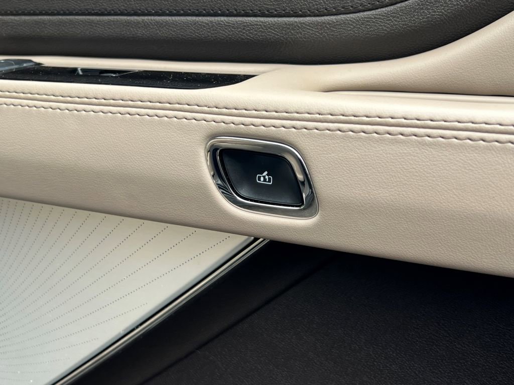 Certified 2022 Lincoln Aviator Reserve w/ Equipment Group 201A image 12