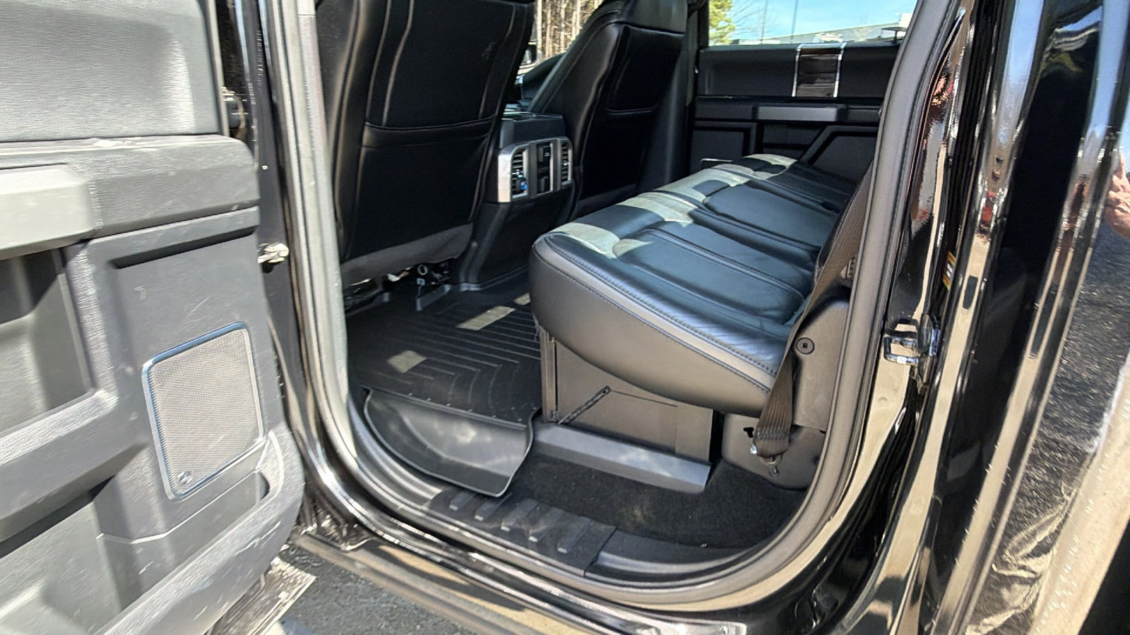 Used 2017 Ford F250 Platinum w/ Platinum Ultimate Package image 22