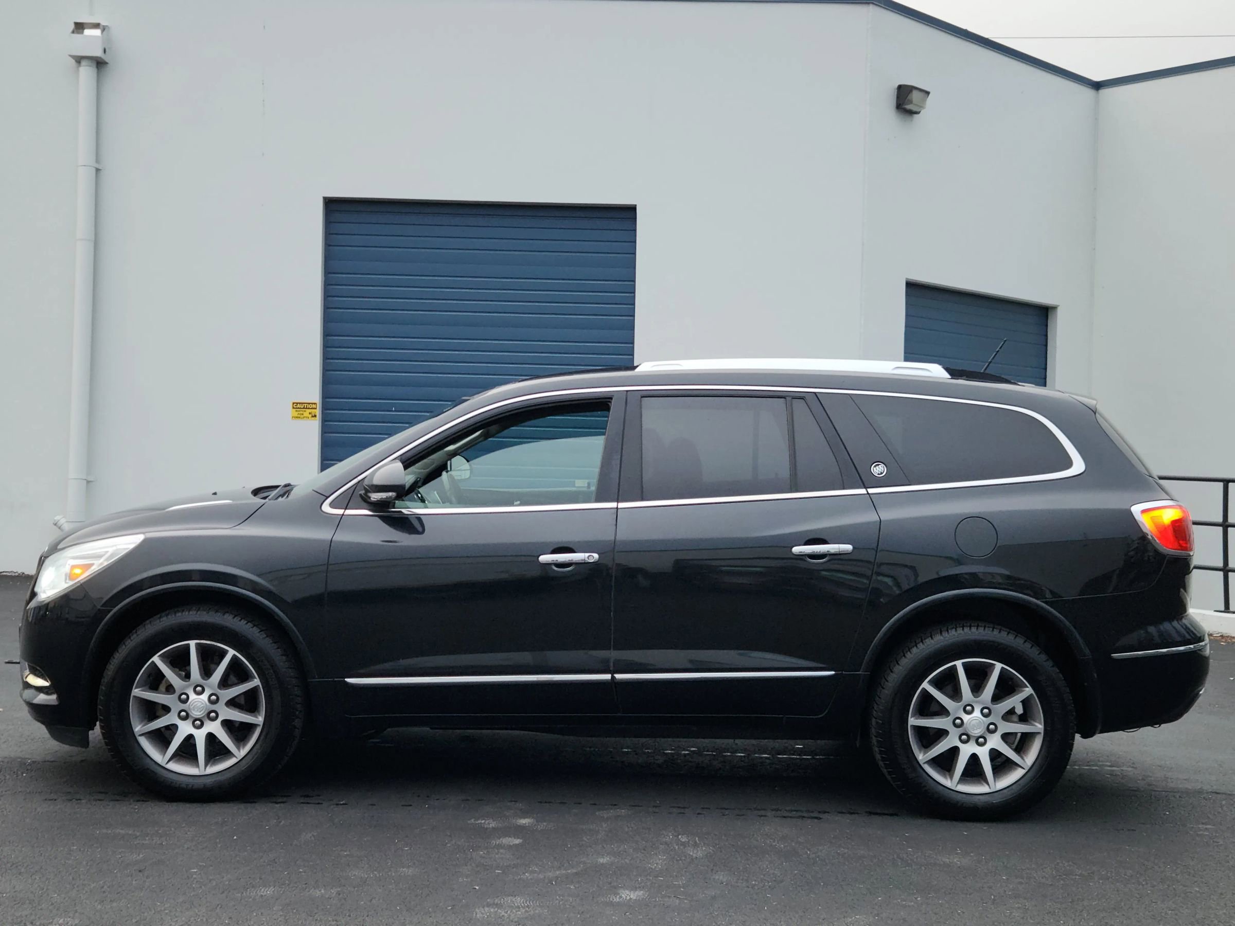 Used 2014 Buick Enclave Leather image 2