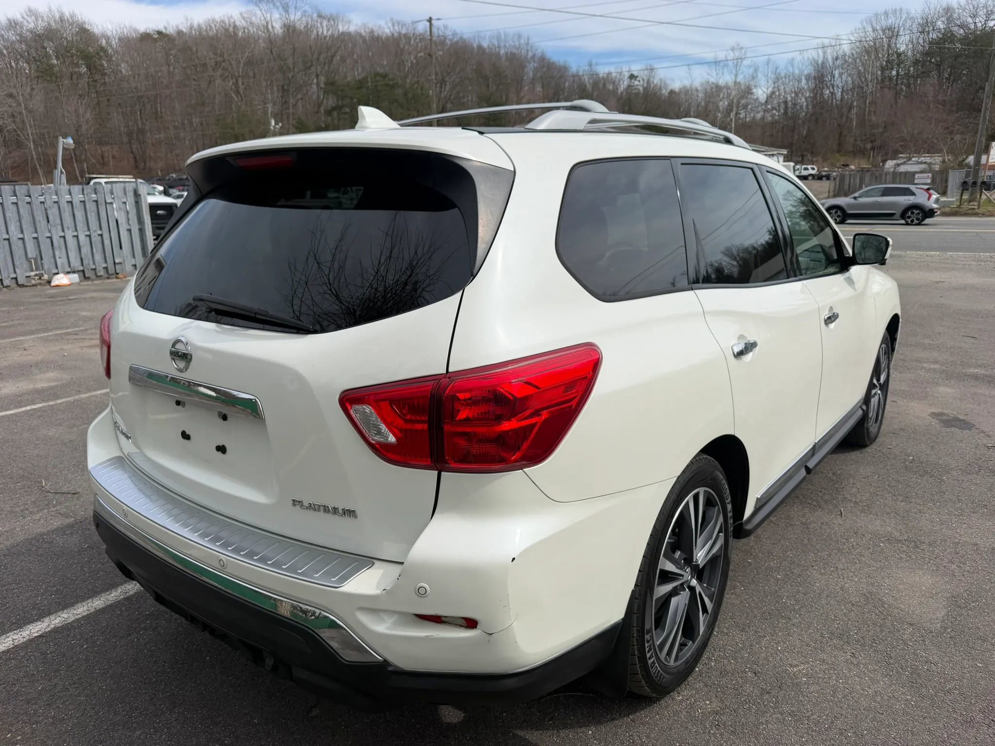 Used 2020 Nissan Pathfinder Platinum image 8