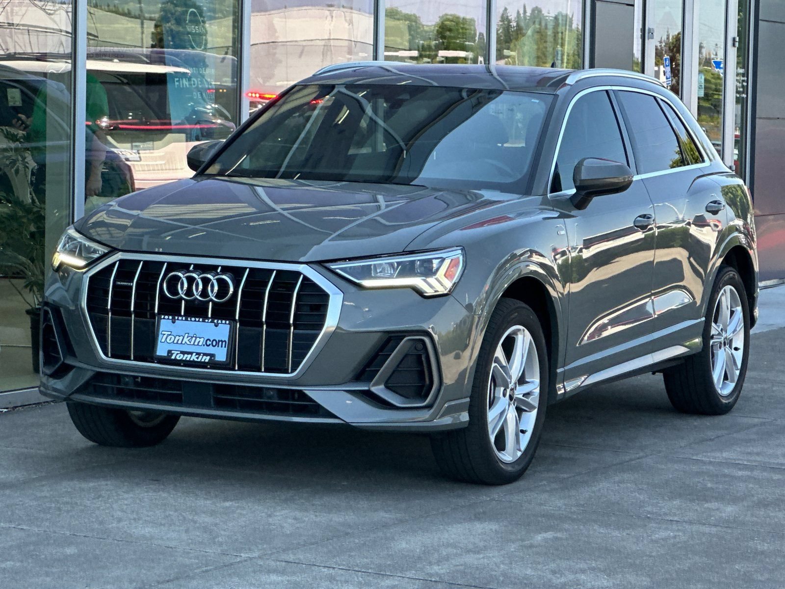Used 2022 Audi Q3 2.0T Premium Plus w/ Premium Plus Package AWD/4WD image 7