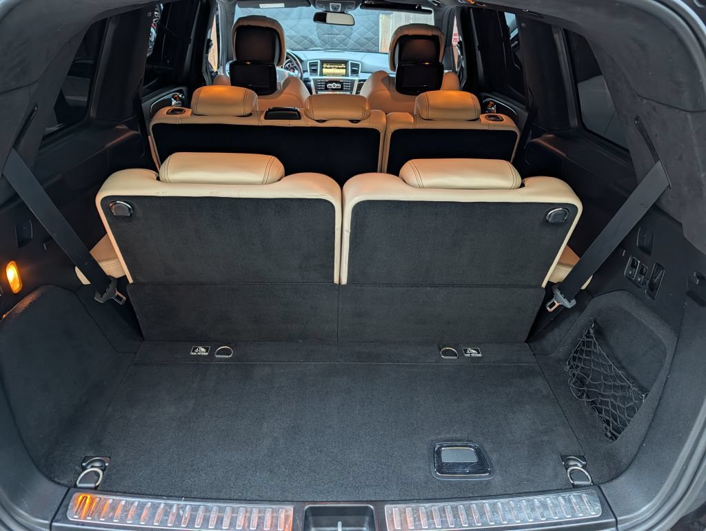 Used 2015 Mercedes-Benz GL 63 AMG 4MATIC image 35