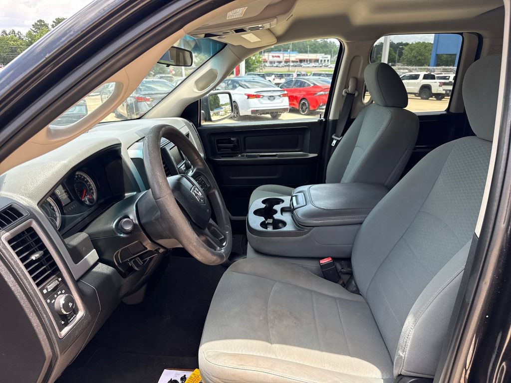 Used 2018 RAM 1500 Express w/ Black Ram 1500 Express Group AWD/4WD image 20