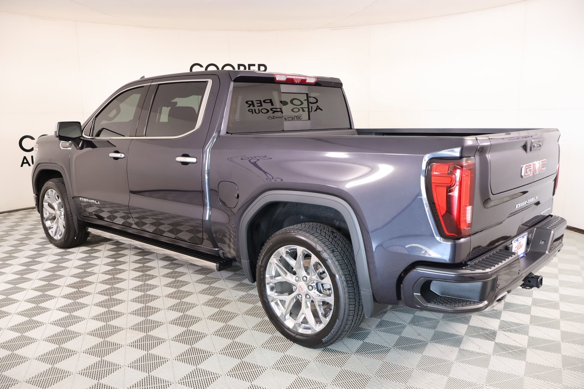 Used 2022 GMC Sierra 1500 Denali w/ Denali Reserve Package AWD/4WD image 25