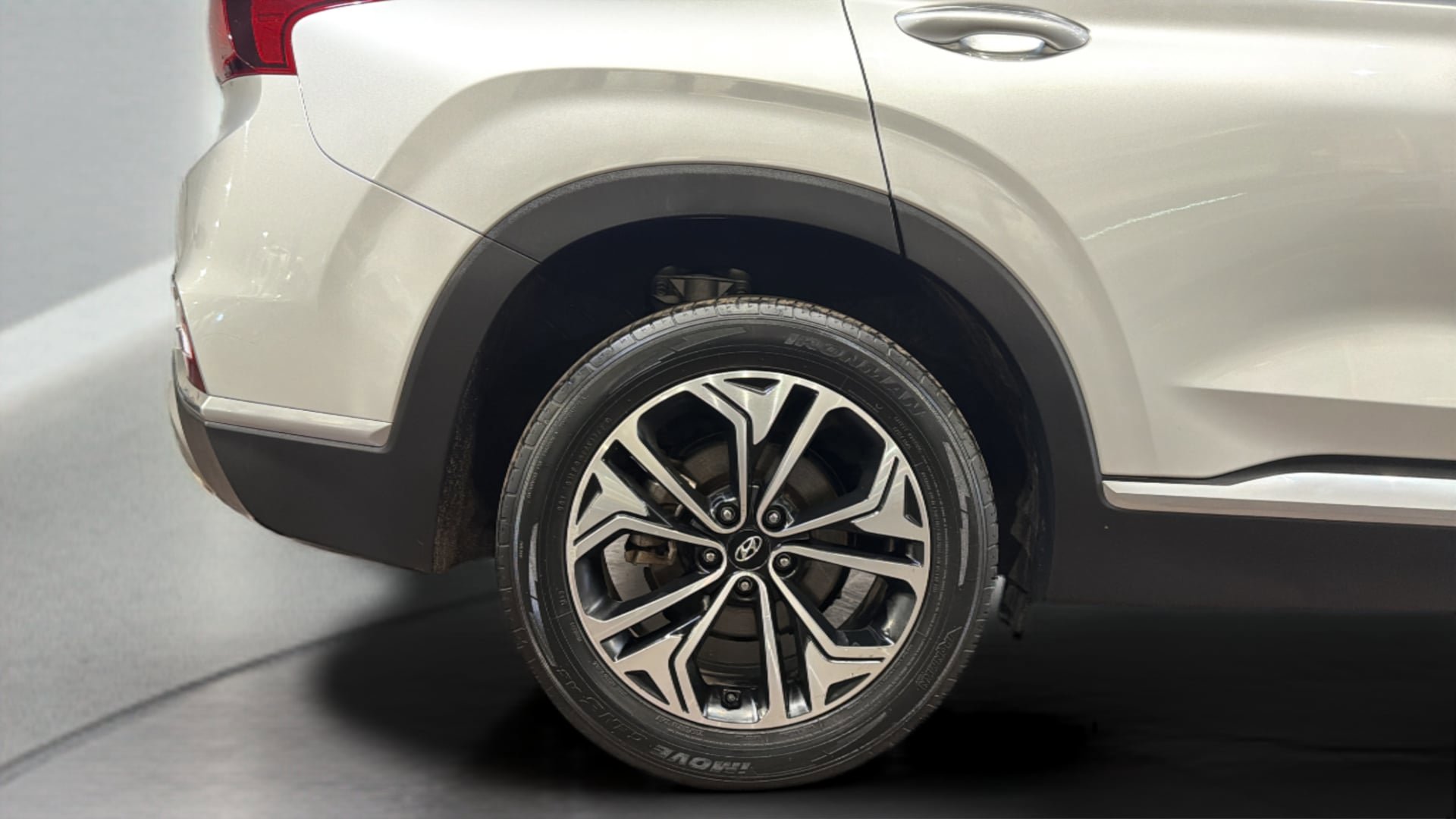 Used 2019 Hyundai Santa Fe Limited w/ Cargo Package FWD image 35